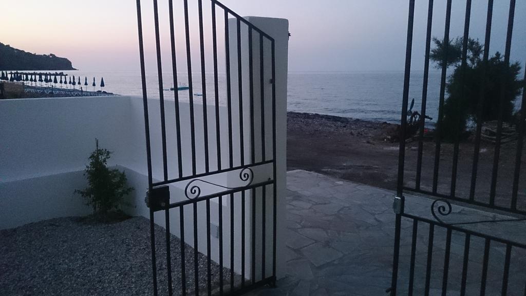 B&B La Goletta Di Salina Санта-Маріна-Саліна Екстер'єр фото